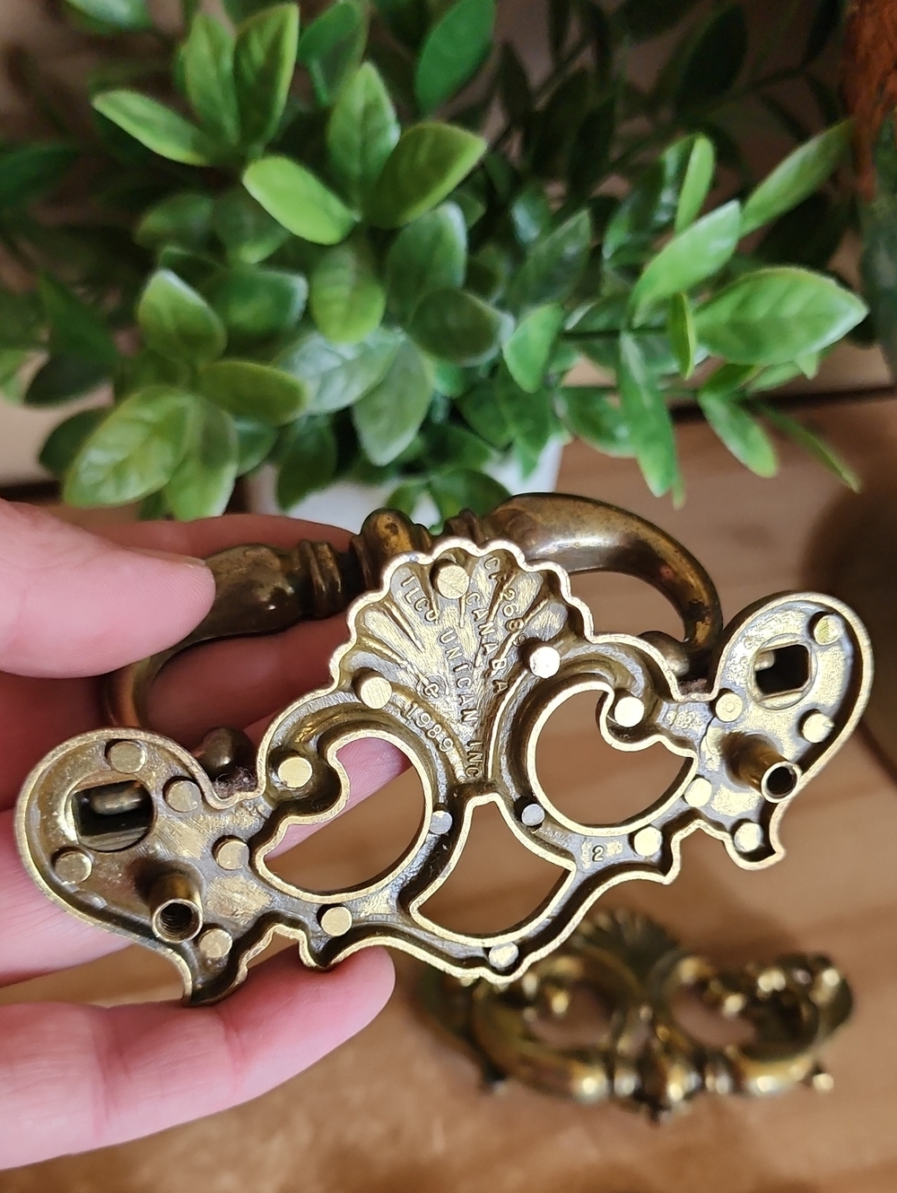 Set of 6 Brass Chippendale Bail Drawer Pulls - Picture 4 of 11